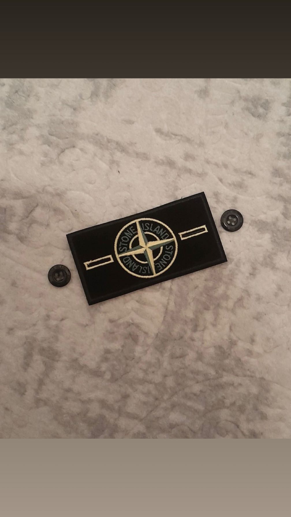 Stone Island Badge mit 2 Knöpfen